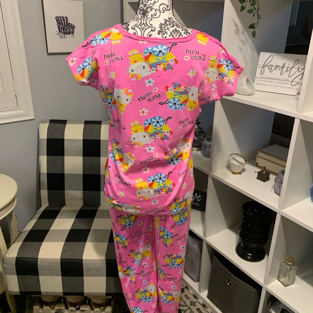 Hello Kitty - Picture 4 of 5